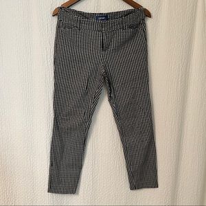 Old Navy Pixie Pant in Herringbone Pattern - Size 6